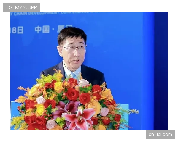 新帅上任引领变革 多队战术调整展现新面貌