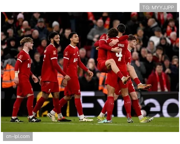 利物浦vs西汉姆联半场：加克波助攻伊萨克推射破门