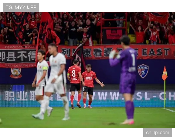 拜仁一周双赛仅一天休整,客场大胜展现阵容深度与轮换效果 拜仁一周双赛仅一天休整,客场大胜展现阵容深度与轮换效果