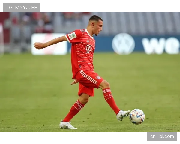 拜仁小将基亚拉首秀，16岁年龄成队史第二年轻